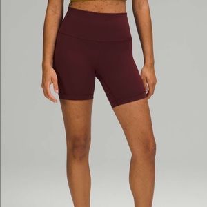 Lululemon Wunder under Train high rise shorts